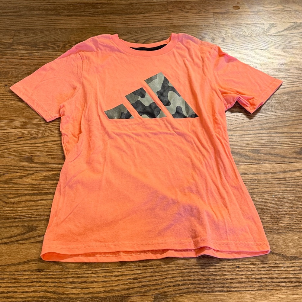 Adidas Coral Tee with Camo Logo Size Medium
